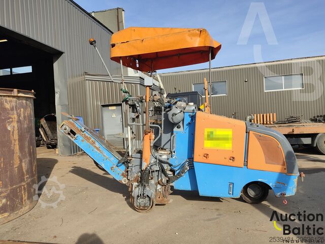 Aszfaltmaró gép Wirtgen W35DC