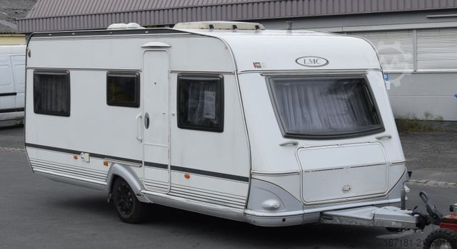 Τροχόσπιτο LMC 490 E mit Mover und Vorzelt