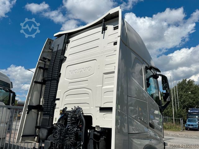 Cap tractor standard VOLVO FH 500 Globetrotter XL 2 Tanks Lane Guard
