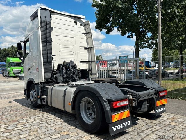 Cap tractor standard VOLVO FH 500 Globetrotter XL 2 Tanks Lane Guard