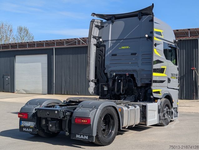 Nagy térfogatú nyergesvontató MAN TGX 18.560 LL SA Low-Liner mit D30 Motor