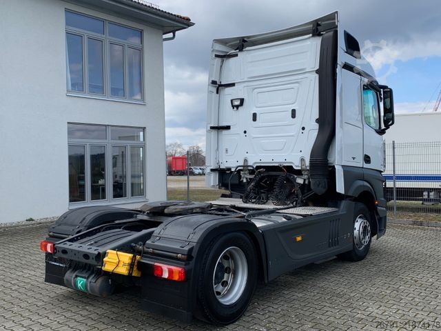 Τυπική μονάδα τράκτορα MERCEDES-BENZ Actros 1843 LS_ StreamSpace_ Retarder_ 2x Tank