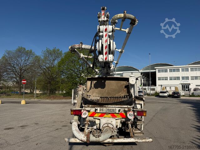 Samochód z pompą do betonu Iveco Magirus 330