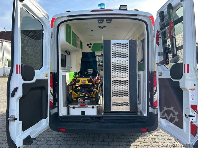 Autospecială de pompieri FORD Transit / Trage + Liege + Rampe