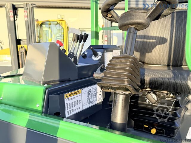 Négymenetes targoncá Combilift CB4000 GAS TRIPLEX 5200 POSITIONER