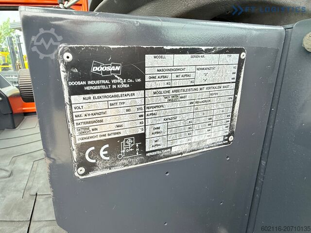 Vierwielige heftruck DOOSAN 70 / DUPLEX / FORK 2500MM / POSITIONER