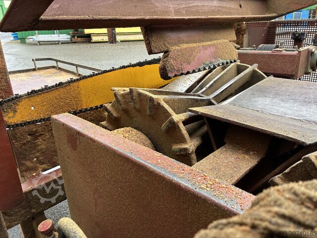 Serra de corte de árvores com esteira de rolos Oregon