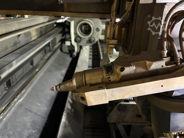 MACCHINE PER IL TAGLIO LASER - TAGLIO LASER IN FIBRA BLM GROUP ADIGE LT14 XL