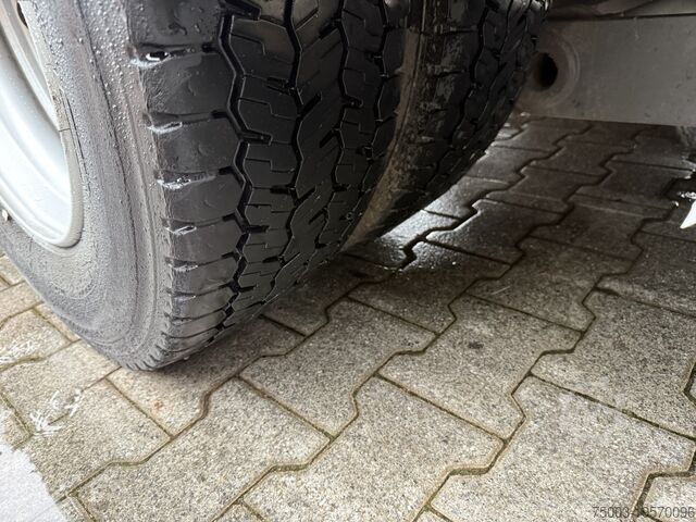 Vrachtauto met open laadbak Mercedes-Benz Atego 1227 Kran MKG 96