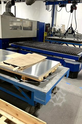 Mașină de tăiere cu laser TRUMPF TruMatic L3030