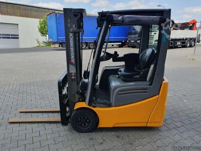 Gabelstapler Jungheinrich EFG 215 / Triplex: 4.25m! / nur 3.439h! / 2022