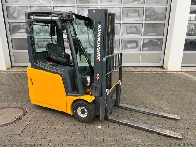 Gabelstapler Jungheinrich EFG 215 / Triplex: 4.25m! / SS / 1.285h / 2021