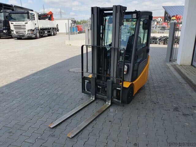 Gabelstapler Jungheinrich EFG 215 / Triplex: 4.25m! / SS / 4.166h / 2024