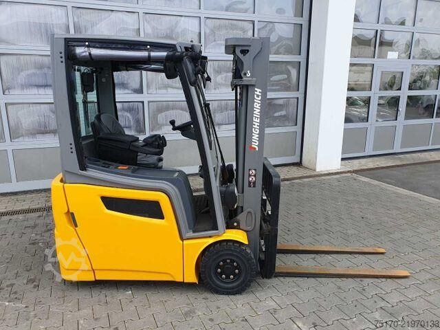 Gabelstapler Jungheinrich EFG 215 / Triplex: 4.25m! / SS / nur 1.368h!