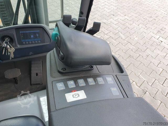 Gabelstapler Jungheinrich EFG 215 / Triplex: 4.25m! / SS / nur 1.368h!