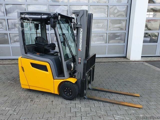 Heftruck Jungheinrich EFG 215 / Triplex: 4.25m! / SS / nur 2.184h!