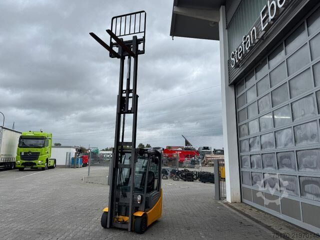 Heftruck Jungheinrich EFG 215 / Triplex: 4.25m! / SS / nur 2.819h!