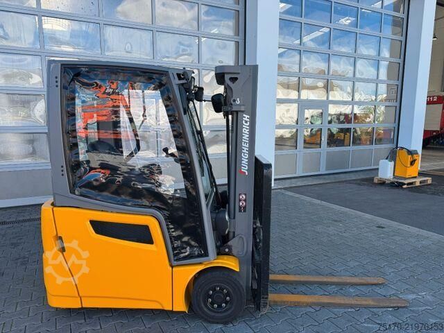 Heftruck Jungheinrich EFG 215 / Triplex: 4.25m! / SS / nur 2.865h!