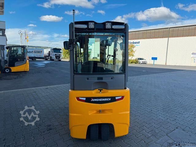 Heftruck Jungheinrich EFG 215 / Triplex: 4.25m! / SS / nur 2.865h!