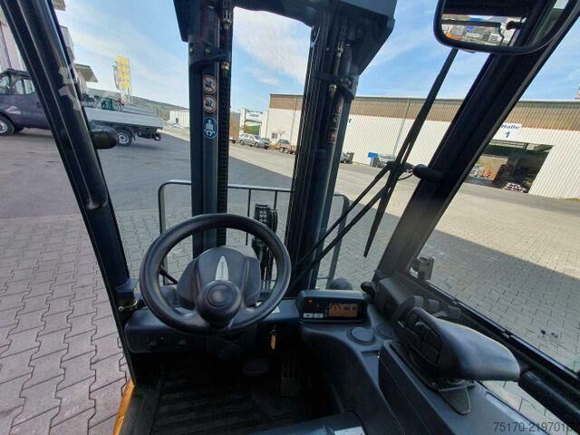Heftruck Jungheinrich EFG 215 / Triplex: 4.35m! / SS / nur 2.054h!