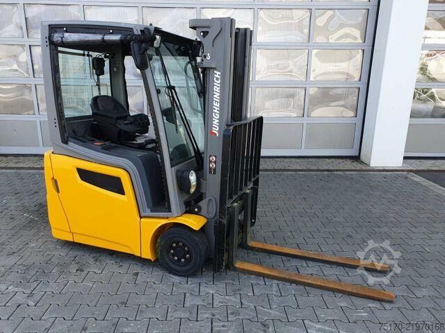 Motostivuitor Jungheinrich EFG 215 / Triplex: 4.25m! / SS / nur 3.488h!