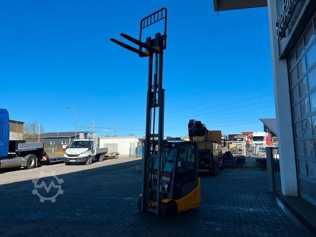 Motostivuitor Jungheinrich EFG 215 / Triplex: 4.25m! / SS / nur 995h! Waage