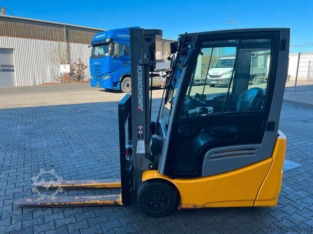 Motostivuitor Jungheinrich EFG 215 / Triplex: 4.25m! / SS / nur 995h! Waage