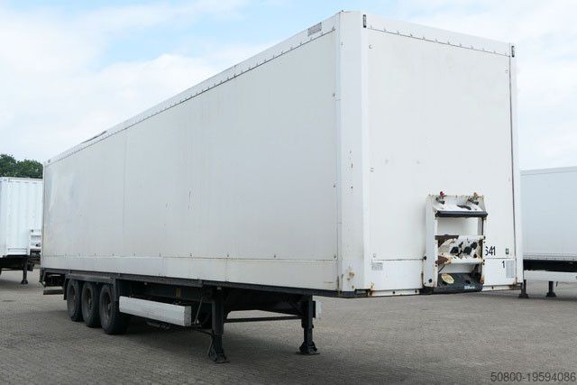 Skříňový návěs KRONE SD, Isoliert, Türen, BPW, Luftfederung, 13.62m