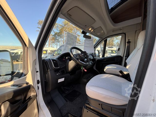 Semi-integrated camper BÜRSTNER Delfin IT 690 G Klima, AHK, SAT/TV, Navi,Markise