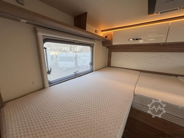 Semi-integrated camper BÜRSTNER Delfin IT 690 G Klima, AHK, SAT/TV, Navi,Markise