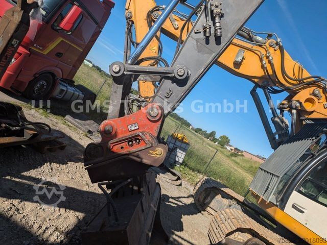 Pásový bagr VOLVO EC 220 / SW + 2 Löffel