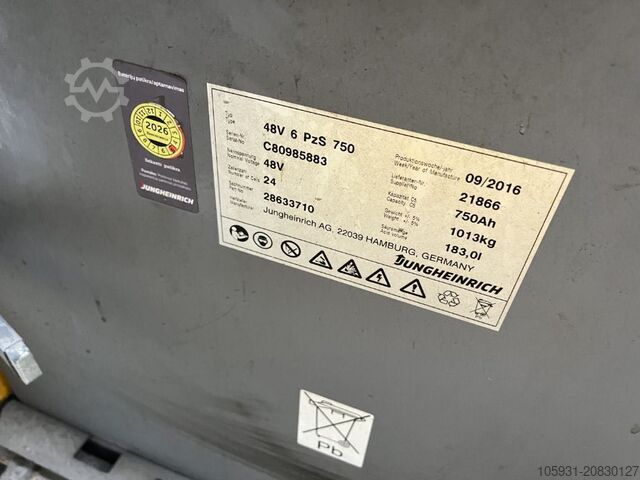 Chariot élévateur électrique à 3 roues Jungheinrich EFG220