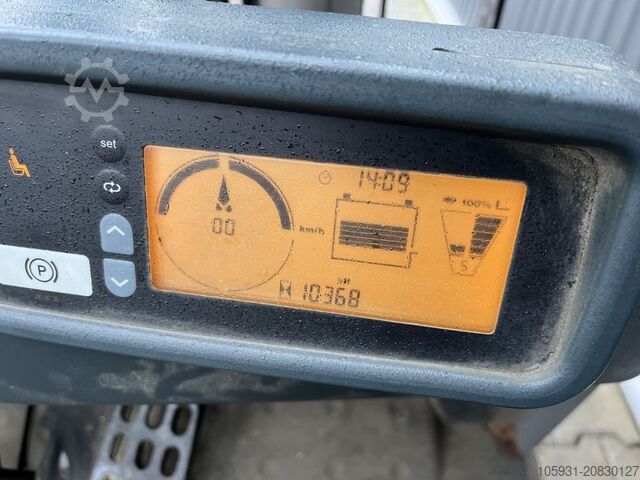 Chariot élévateur électrique à 3 roues Jungheinrich EFG220