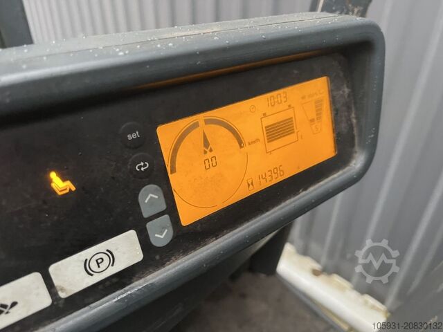 Ηλεκτρικό περονοφόρο 3 τροχούς Jungheinrich EFG215