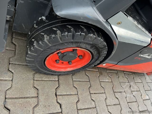 Ηλεκτρικό περονοφόρο 3 τροχούς Linde E14-02