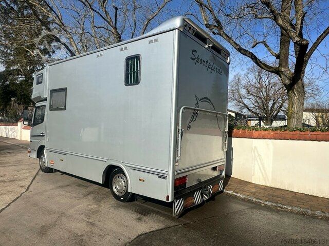 Veetransporter Mercedes-Benz Atego 818 Böckmann 2-3 Pferde