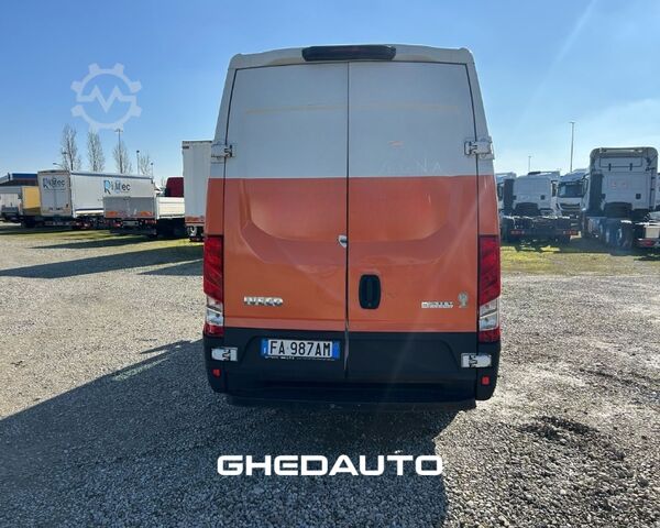 Minibús IVECO 35S15 - 35S15