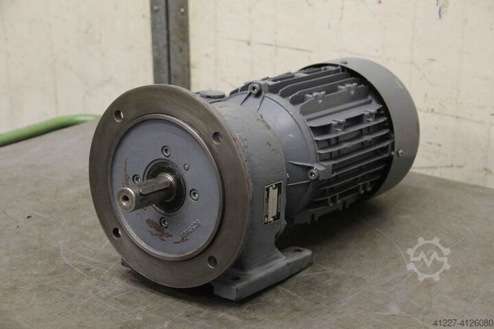 Motorreductor 4 kW 104 tpm Nord SK 25XF-112 M/4 TF