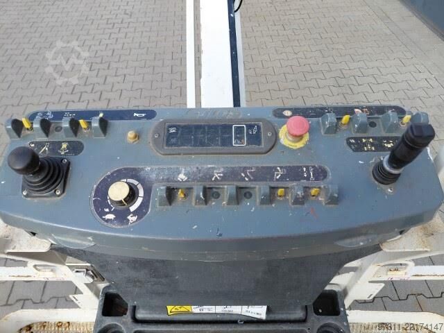 Telescopic boom lift JLG 460SJ