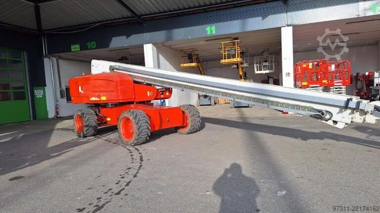 Telescopic boom lift Genie S-85