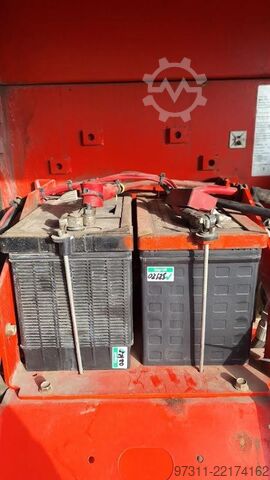 Telescopic boom lift Genie S-85