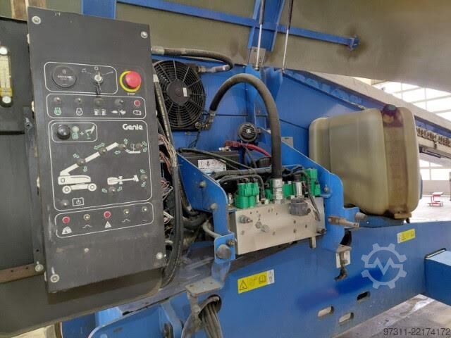 Telescopic boom lift Genie S-65