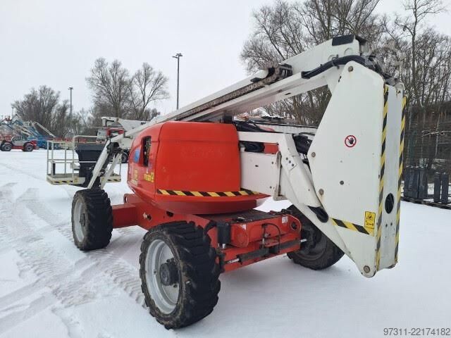 Articulated boom lift JLG 600AJ