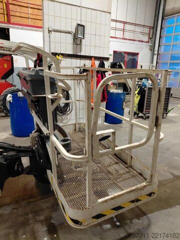 Articulated boom lift JLG 600AJ