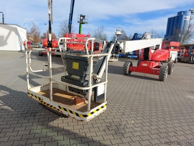 Articulated boom lift JLG E600JP