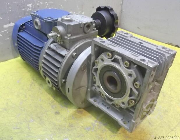 Instelbare tandwielmotor 0,37 kW 22,5-133 tpm MOTOVARIO NK/005/F