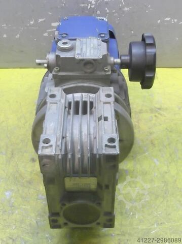 Regelbarer Getriebemotor 0,37 kW 22,5-133 U/min MOTOVARIO NK/005/F