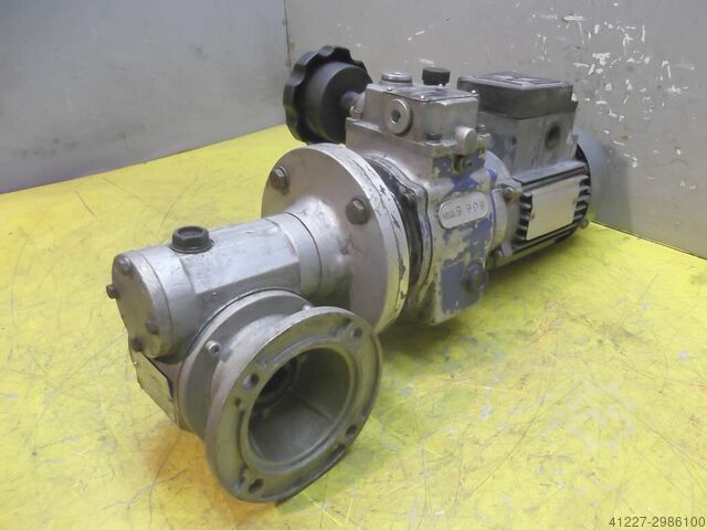 Nastavitelný převodový motor 0,37 kW 24-115 ot / min MOTOVARIO TKF/2