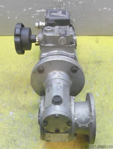 Nastavitelný převodový motor 0,37 kW 24-115 ot / min MOTOVARIO TKF/2