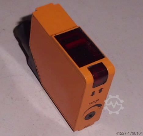 Reflective light barrier IFM OCH-CPKG/US-100